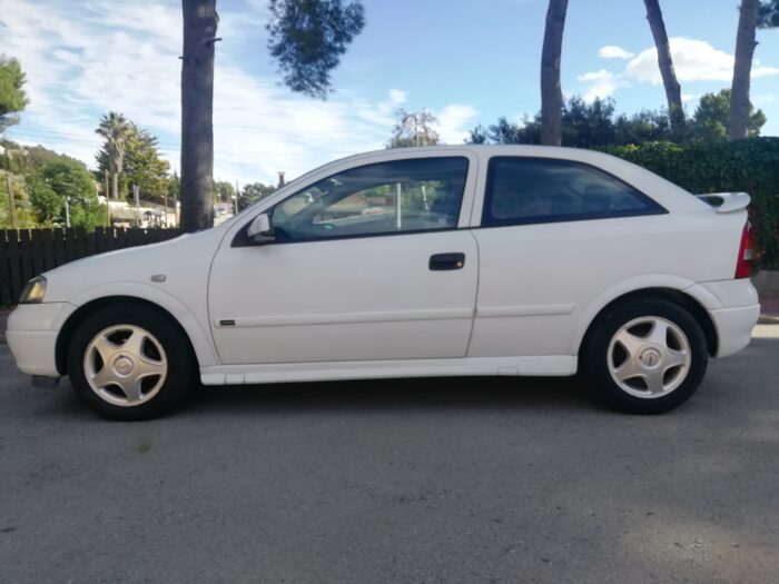 OPEL Astra Coupe 1.6 16v - Imagen 2