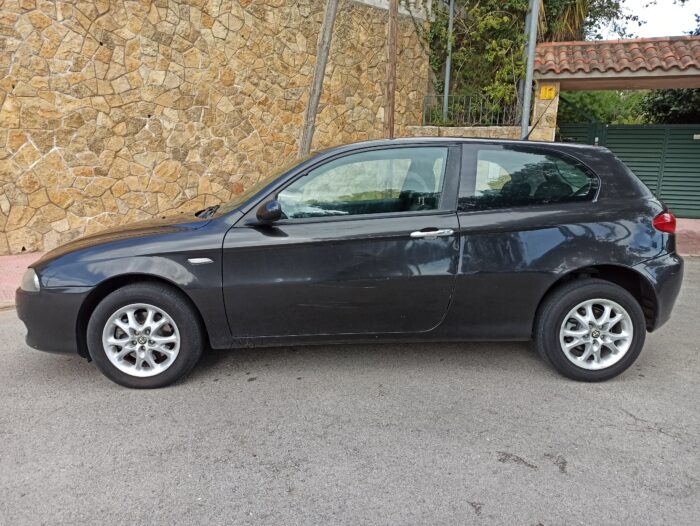 ALFA ROMEO 147 1.6 Twinspark - Imagen 2