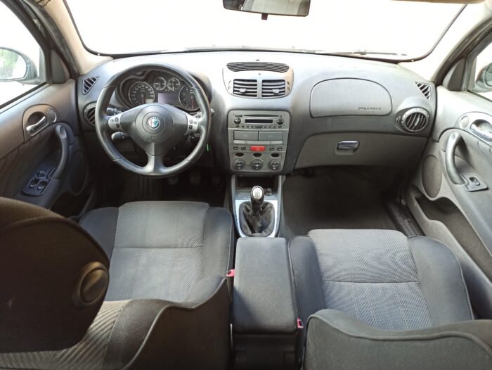 ALFA ROMEO 147 1.6 Twinspark - Imagen 9