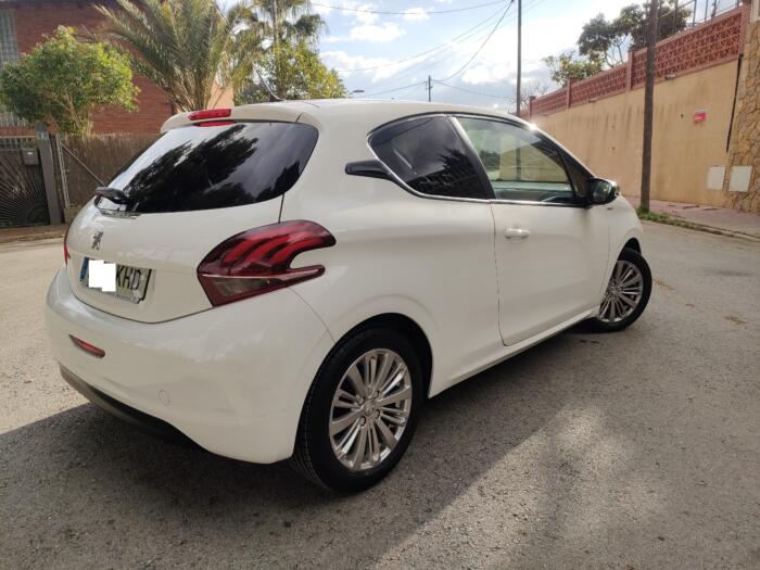 PEUGEOT 208 - Imagen 5