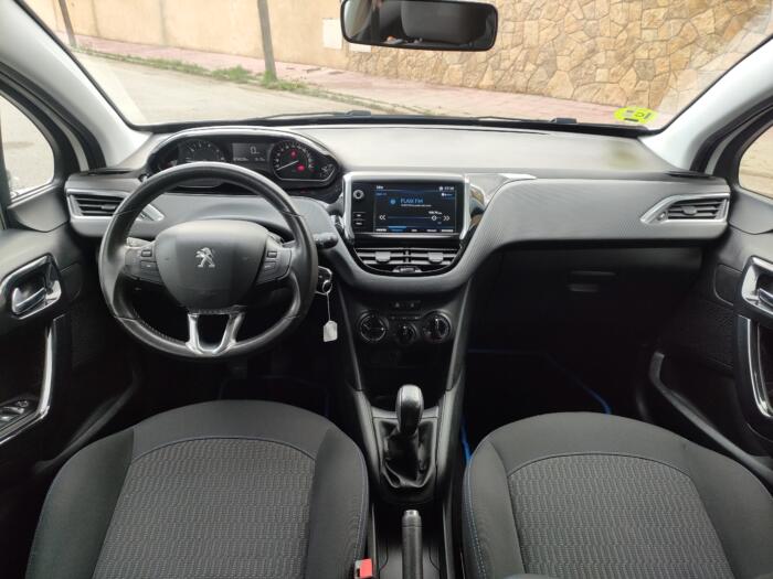 PEUGEOT 208 - Imagen 10
