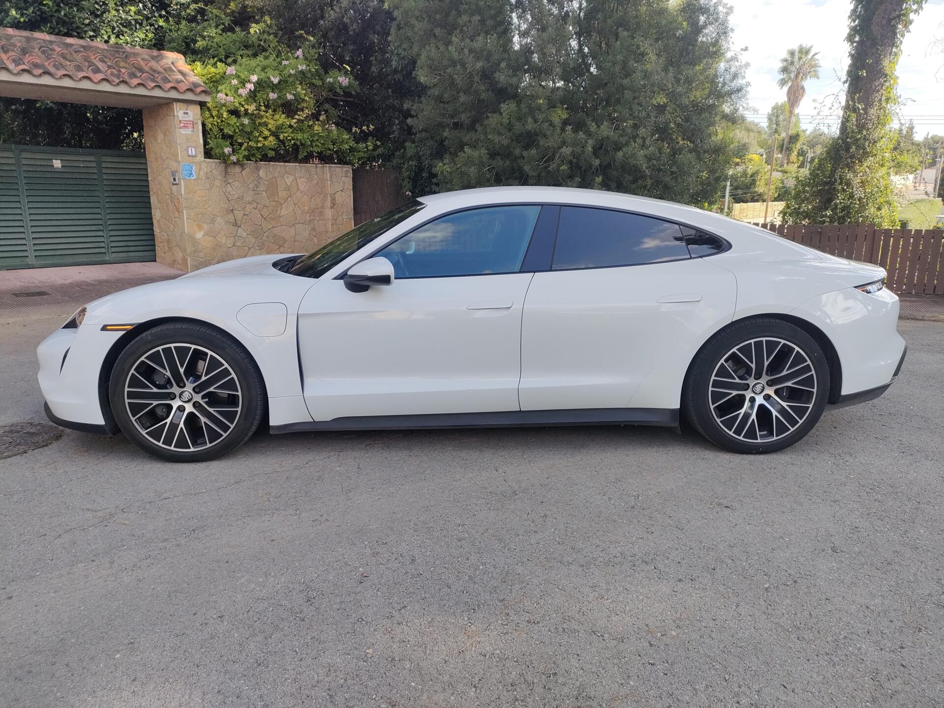 PORSCHE Taycan Performance Plus - Imagen 3