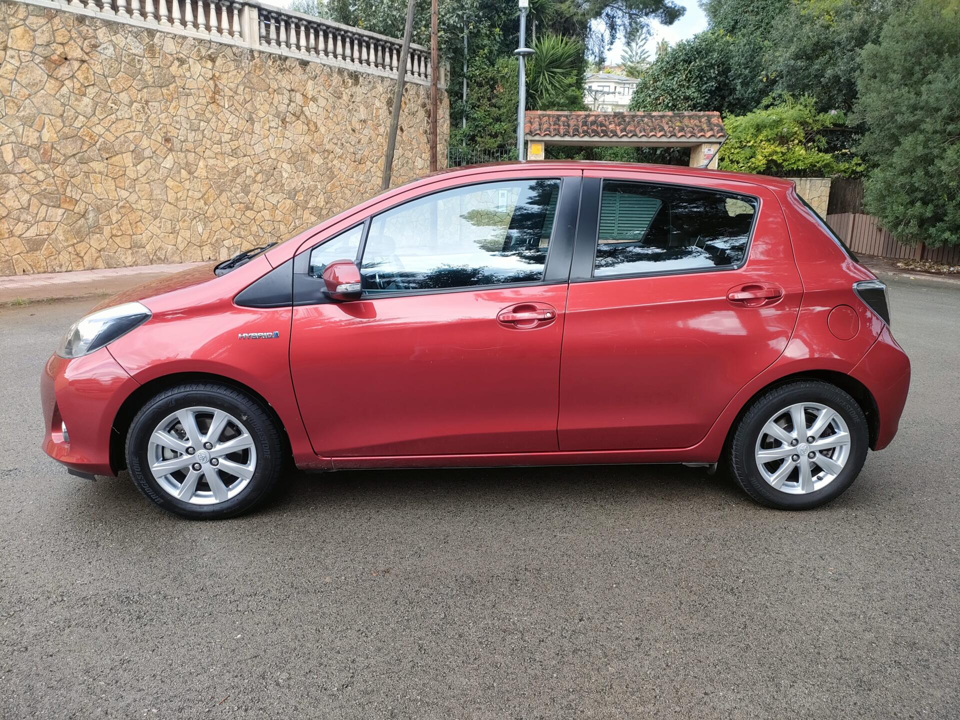 TOYOTA Yaris Hybrid - Imagen 2