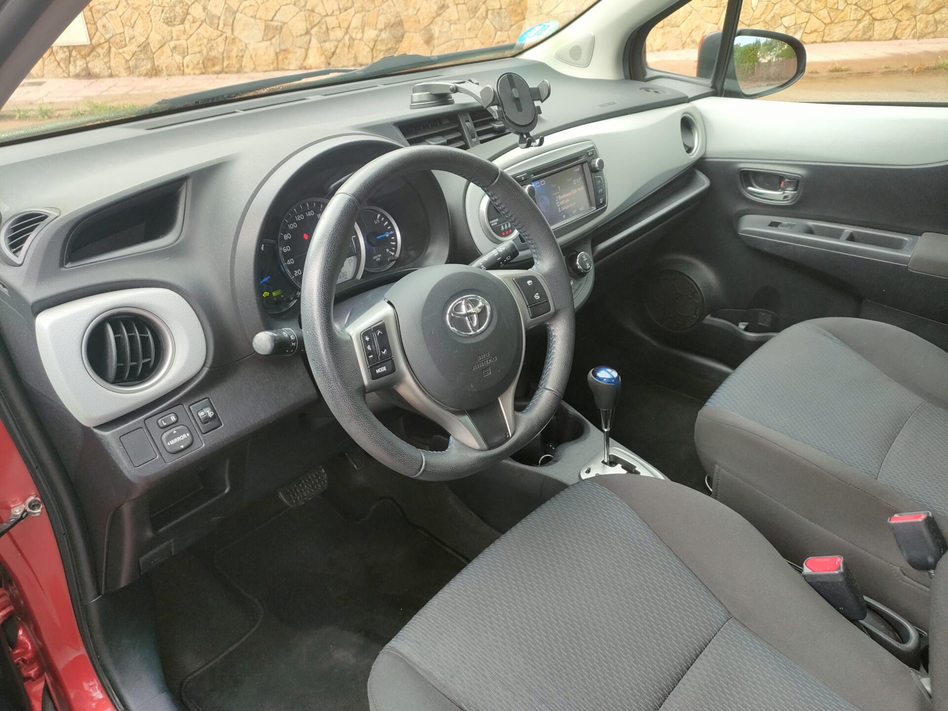 TOYOTA Yaris Hybrid - Imagen 9