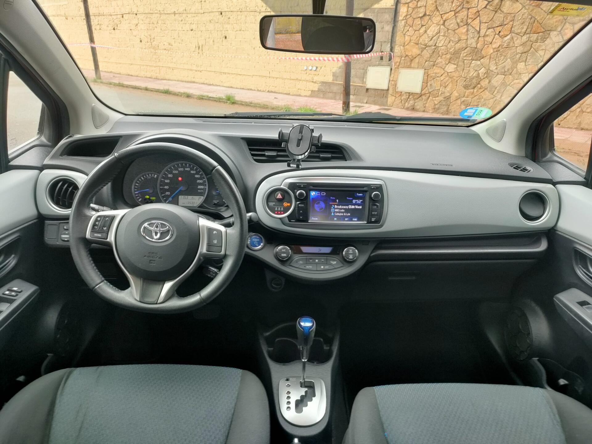 TOYOTA Yaris Hybrid - Imagen 10