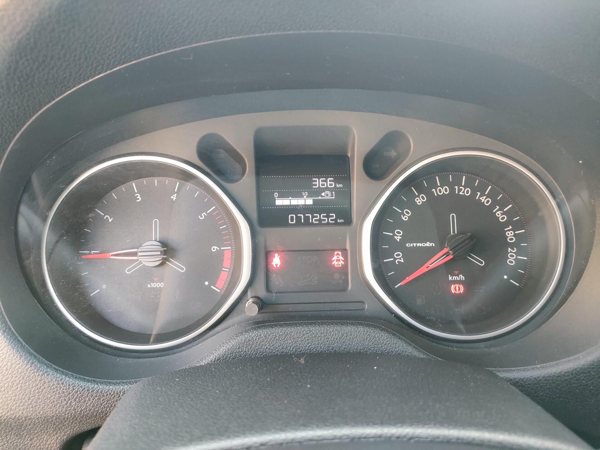 Citroen C-Élysée 1.6 HDi - Imagen 6