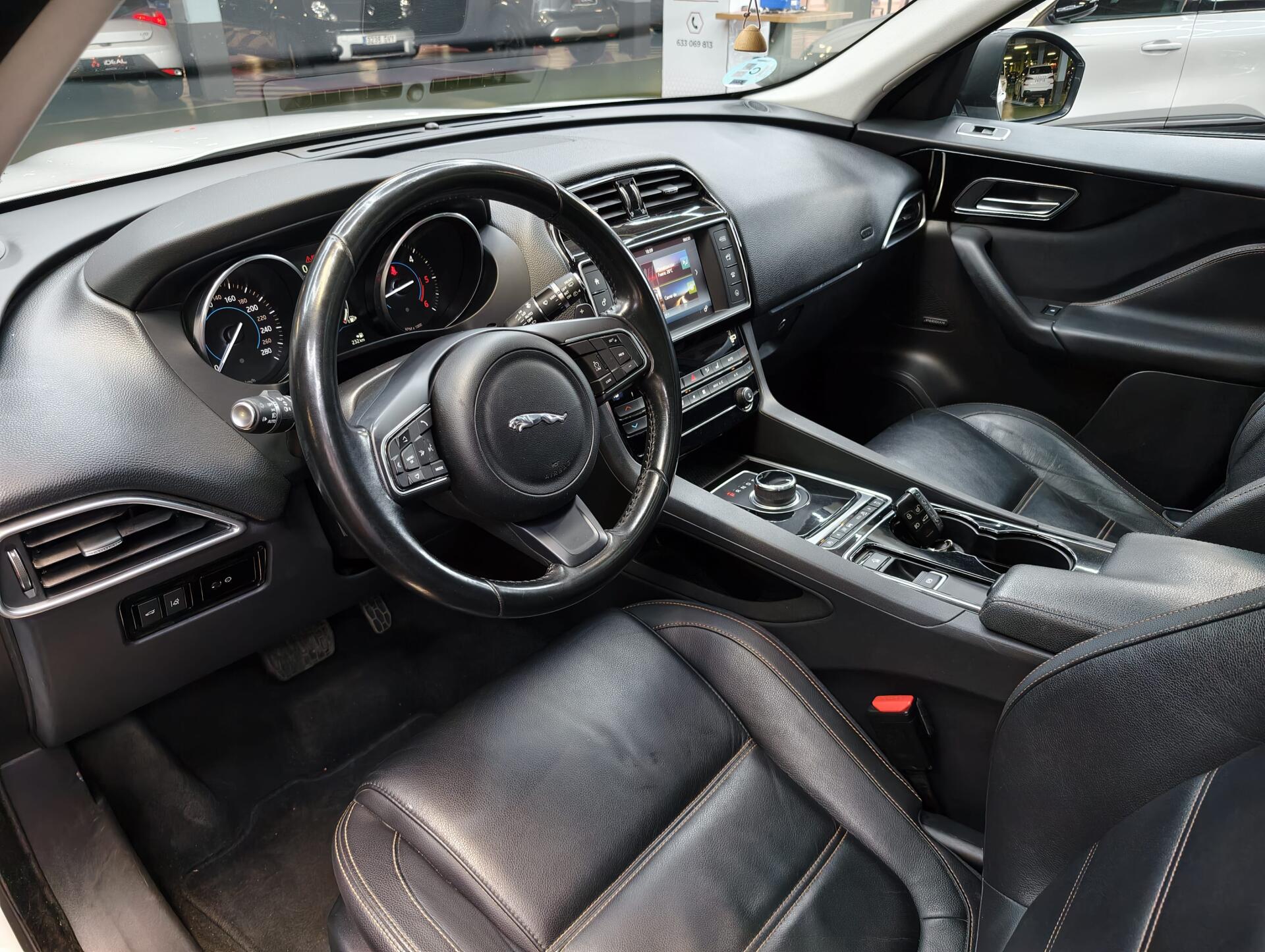 Jaguar F-PACE 4WD - Imagen 5